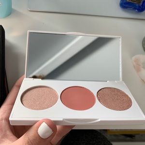 Blush/highlighter palette
